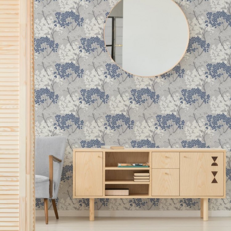 ΤΑΠΕΤΣΑΡΙΑ ΤΟΙΧΟΥ FRESCA 107973 LYKKE TREE NAVY 1000x53cm ΤΑΠΕΤΣΑΡΙΑ ΤΟΙΧΟΥ FRESCA 107973 LYKKE TREE NAVY 1000x53cm